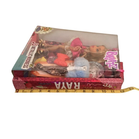 NEW 2015 Bratz Metallic Madness Blonde Raya Doll Party Dress Accessories - Picture 7 of 14